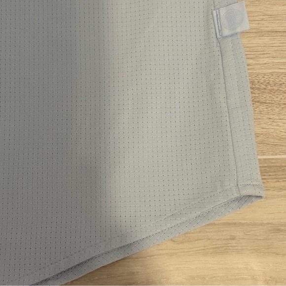 lululemon Airing Easy SS Button Down Shirt XL Light Gray - Picture 7 of 12